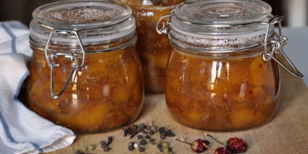 3 jars of fresh mango chutney