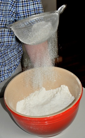 Sifting flout for sweet crust pastry