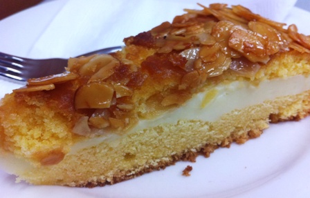 An image of German bienenstich cake