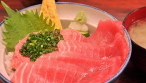 An image of traditional Japanese breakfast of salmon and rice