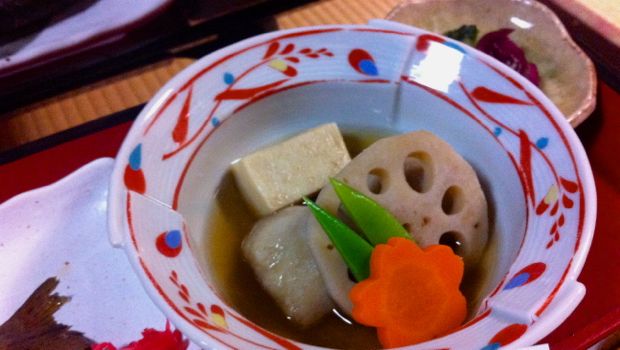 An image of lotus root in a broth