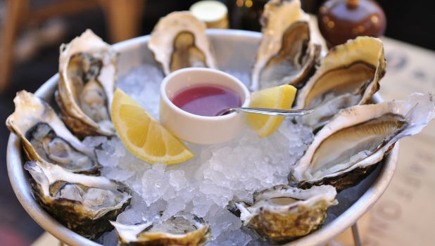 Tray of oysters at Fratellini’s Osterio del mare