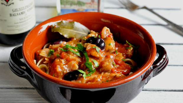 Chicken Cacciatora in an earthenware bowl