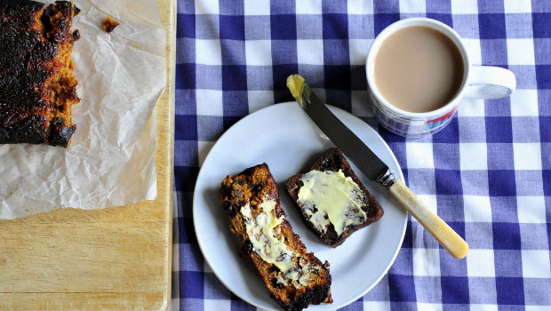 Malt loaf on a plate with tea