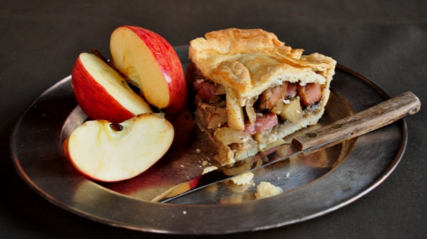 An image of fidget pie and an apple